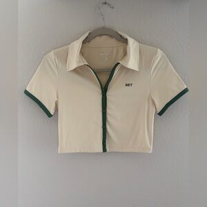 SET Active Cream & Green Snap Button Cropped Top – Size Medium